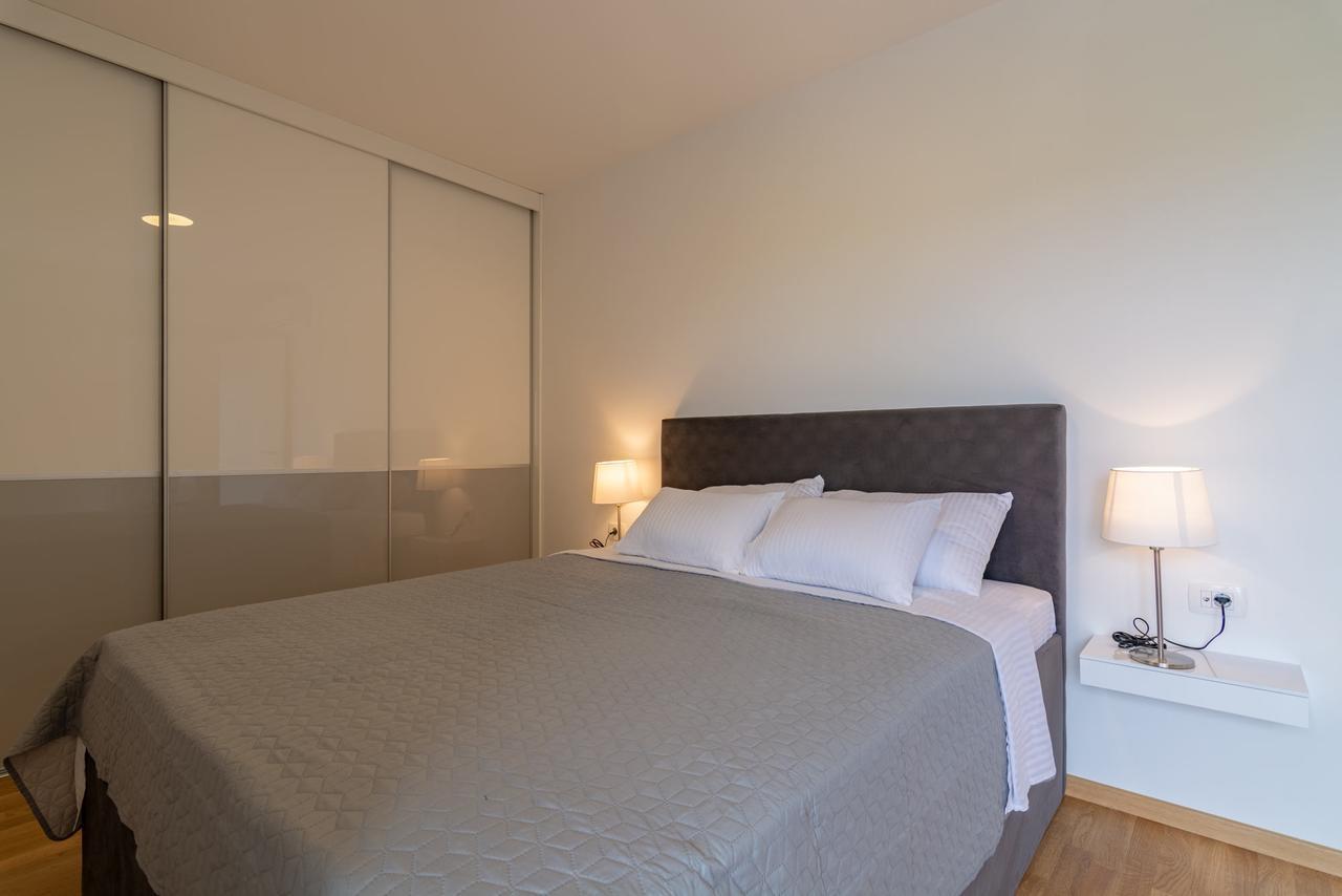 Luxury Seaside Apartments Будва Екстер'єр фото